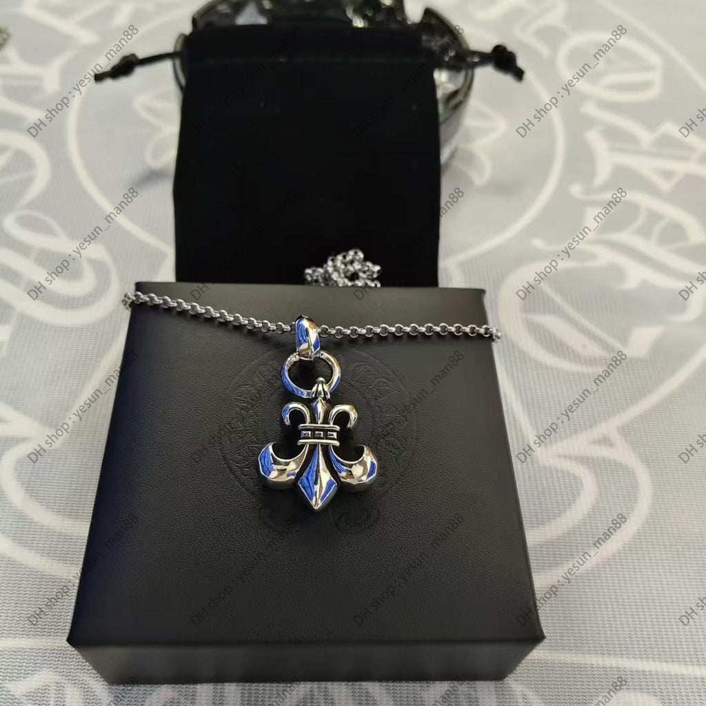 Chrome Necklace Bold Letter Cross Women Chromes Necklaces Designer Brand Flower Pendant Chain Men Chromed Jewelry Necklace A2Fr