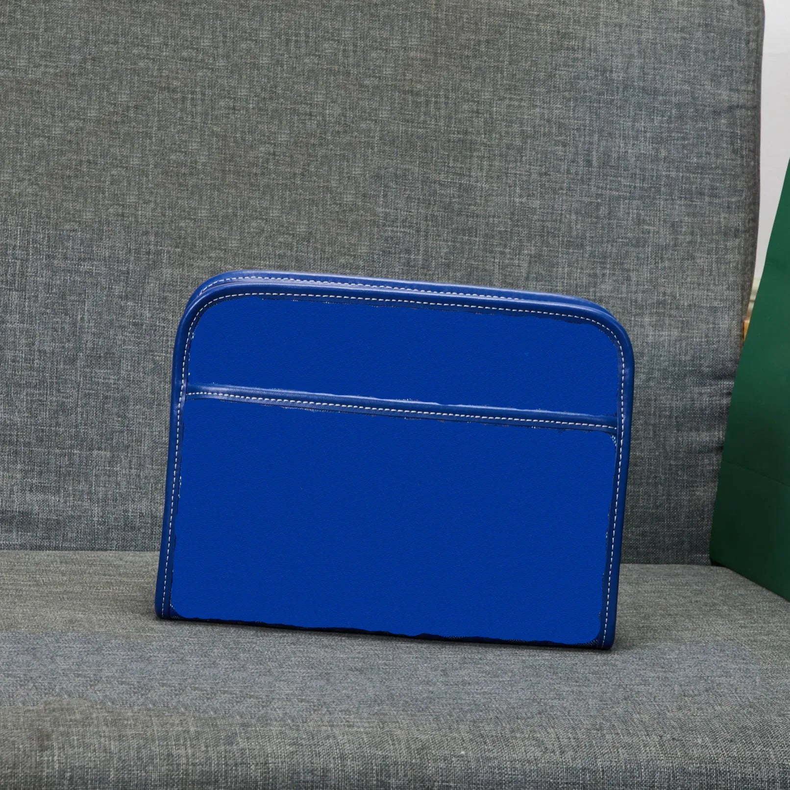 Designer Luxury Toiletry Bag Clutch Bag a Must-Have for Stylish Casual Travel