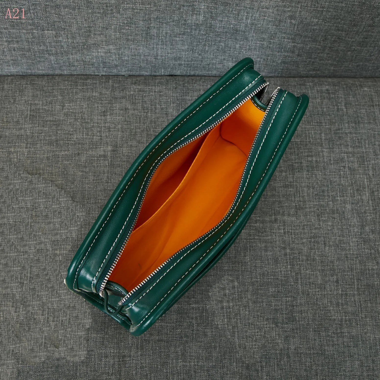 Designer Luxury Toiletry Bag Clutch Bag a Must-Have for Stylish Casual Travel
