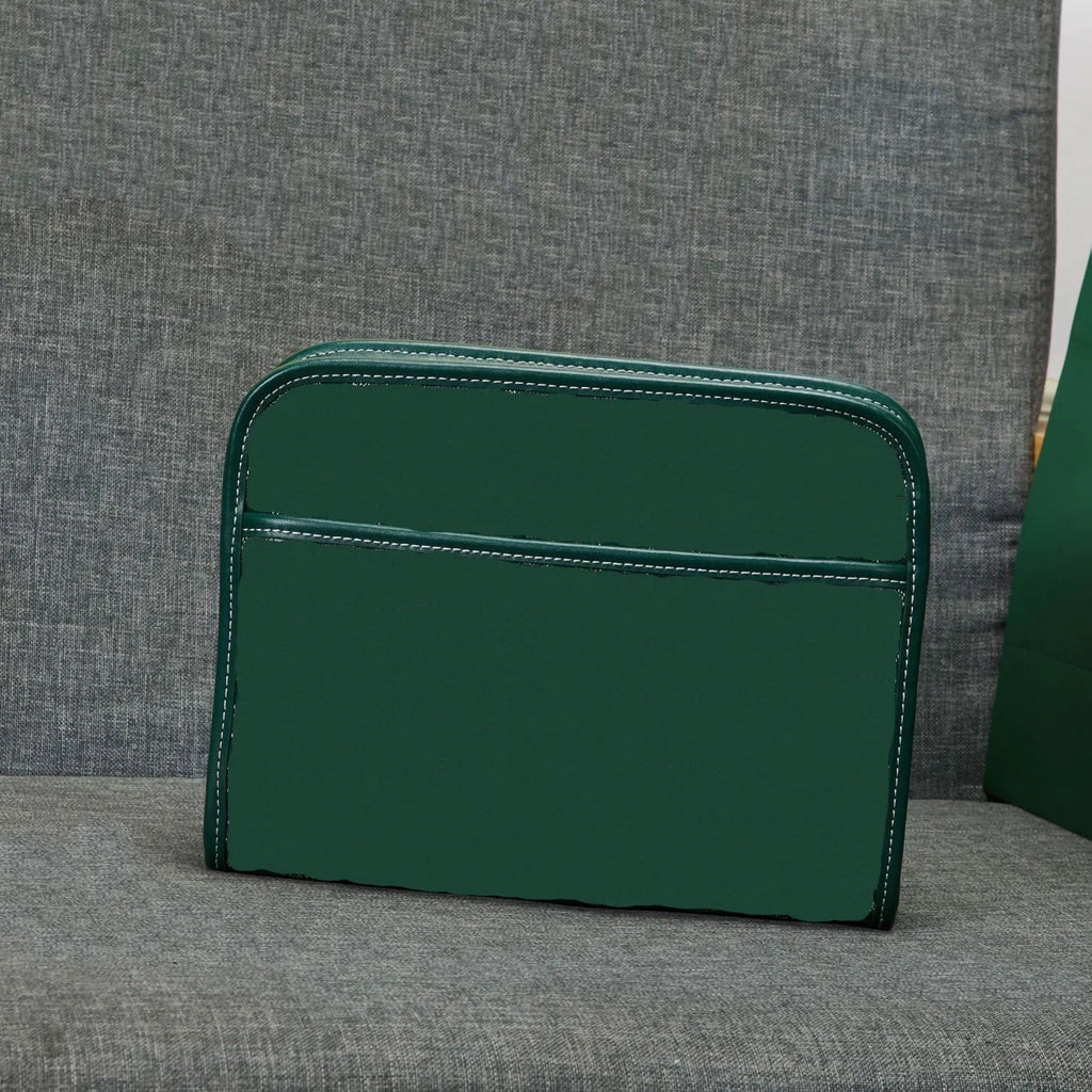 Designer Luxury Toiletry Bag Clutch Bag a Must-Have for Stylish Casual Travel