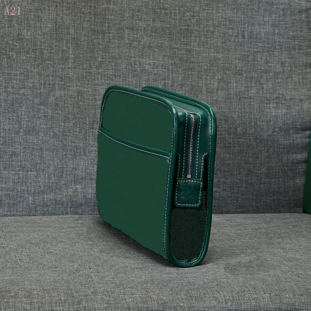 Designer Luxury Toiletry Bag Clutch Bag a Must-Have for Stylish Casual Travel