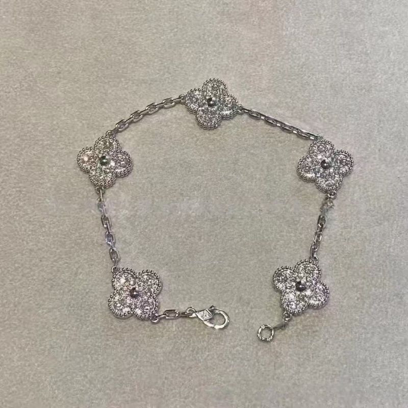 Classic Women'S Bracelet with Chain Design, Suitable for Ladies and Girls, a Bracelet for Weddings and Mother'S Day Gifts